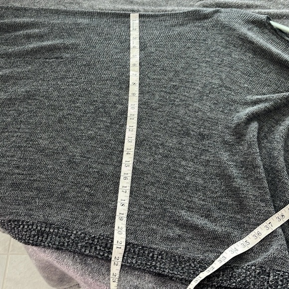 Lululemon Divinity Poncho Charcoal Grey size One Size‎ fits most - Picture 6 of 8